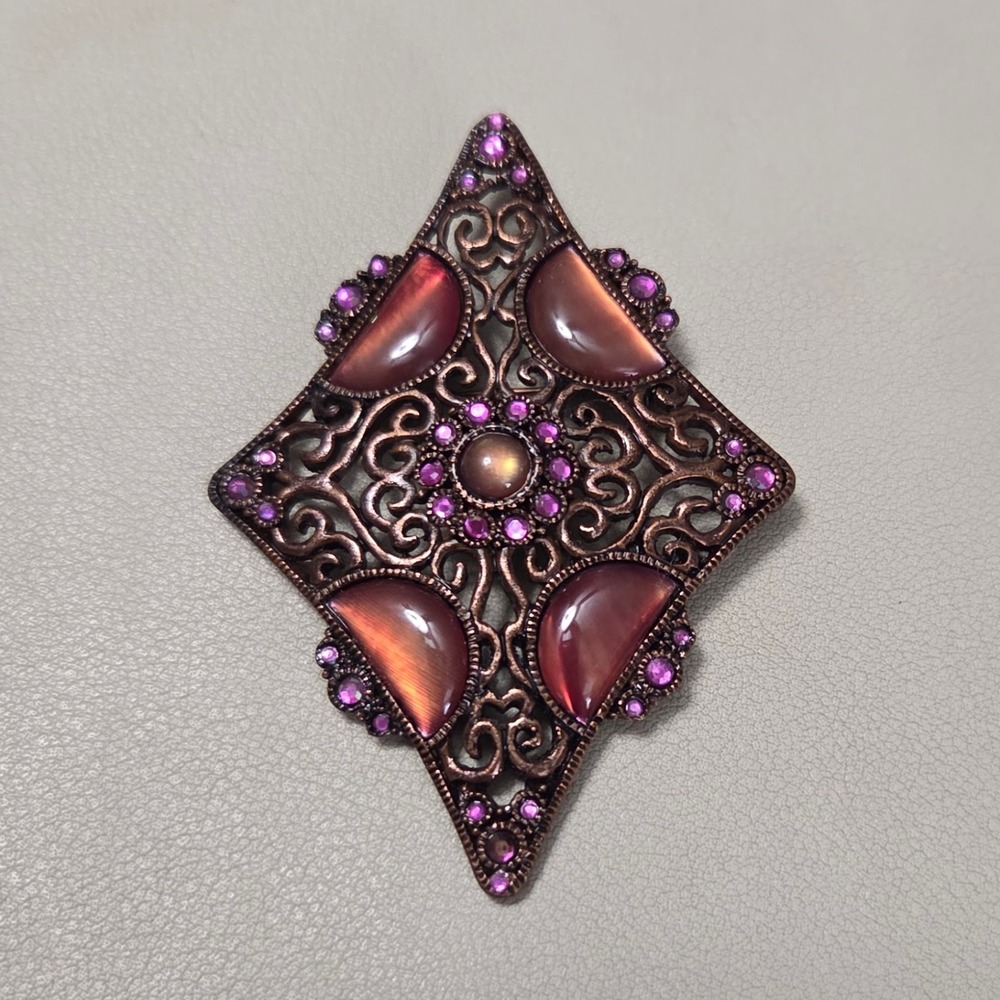 Vintage Unsigned‎ Copper Tone Enamel Rhinestone Diamond Shaped Brooch Pin